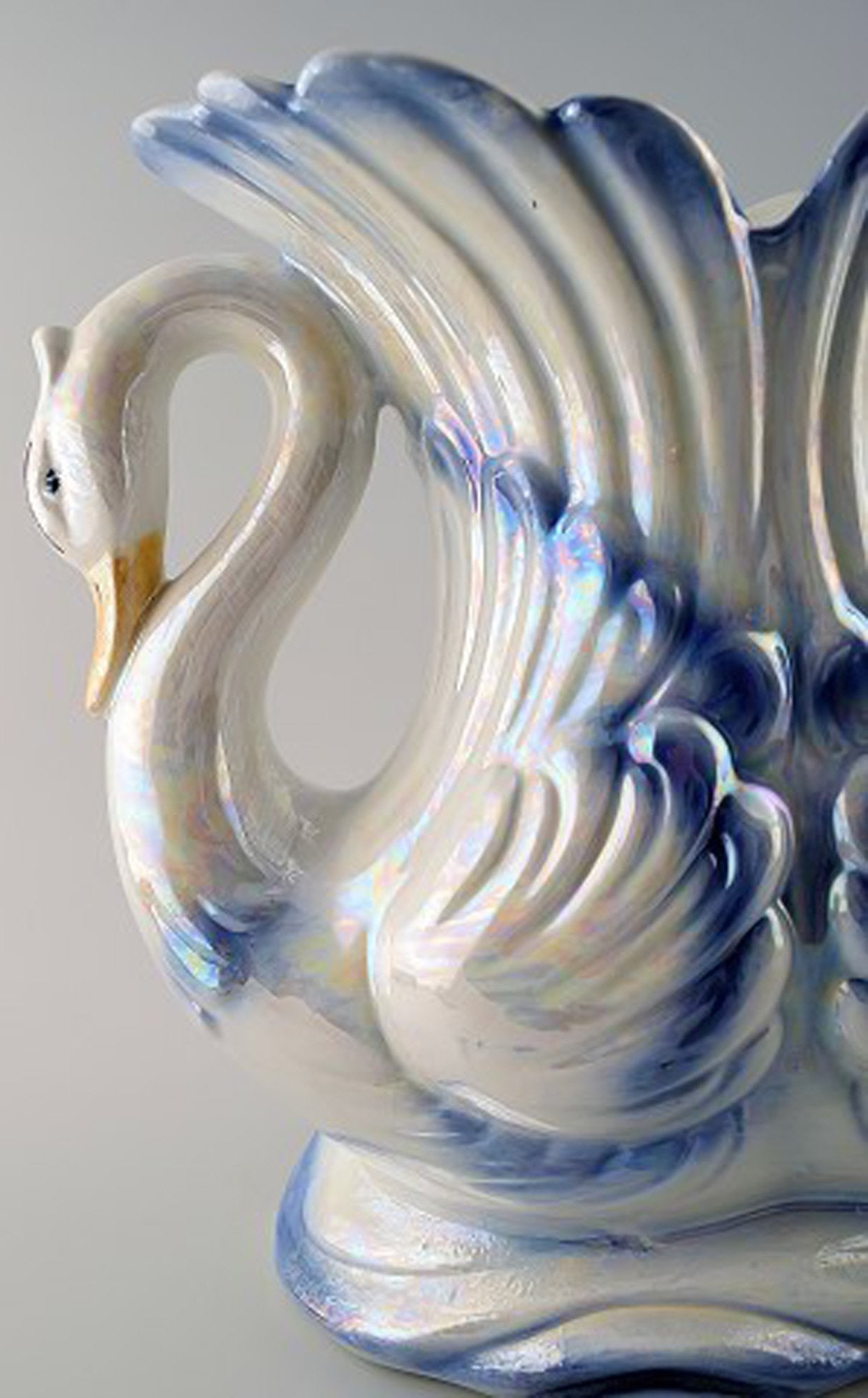 Capodimonte, Naples porcelain vase with swans. - 2