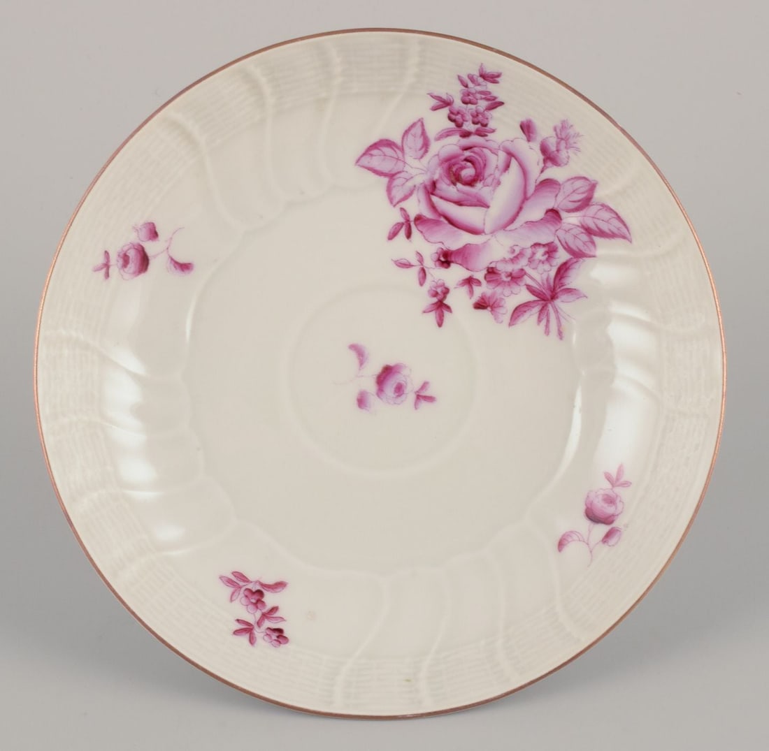 Herend, Hungary. A complete three-person coffee set in porcelain. Mid-20th C. - 7