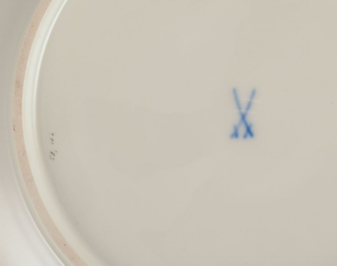 Meissen, Germany. Large porcelain bowl. Hand-painted with pink rose, gold rim. 1920s/30s. - 6