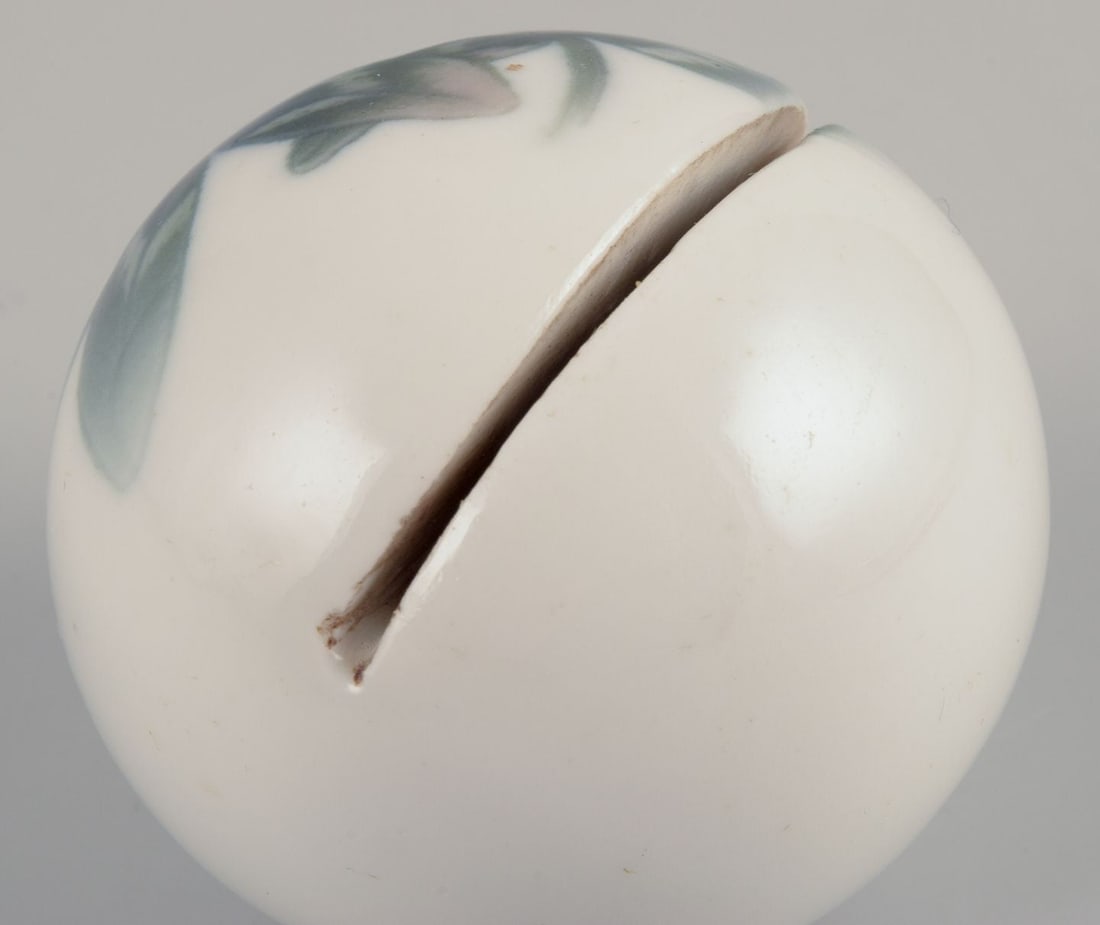 Bing & Grøndahl. Art Nouveau porcelain place card holder. - 7