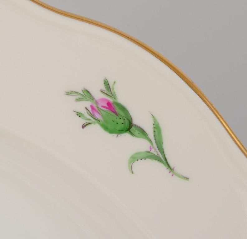Meissen, large round "Pink Rose" serving platter in porcelain. Ca. 1920/30s. - 5