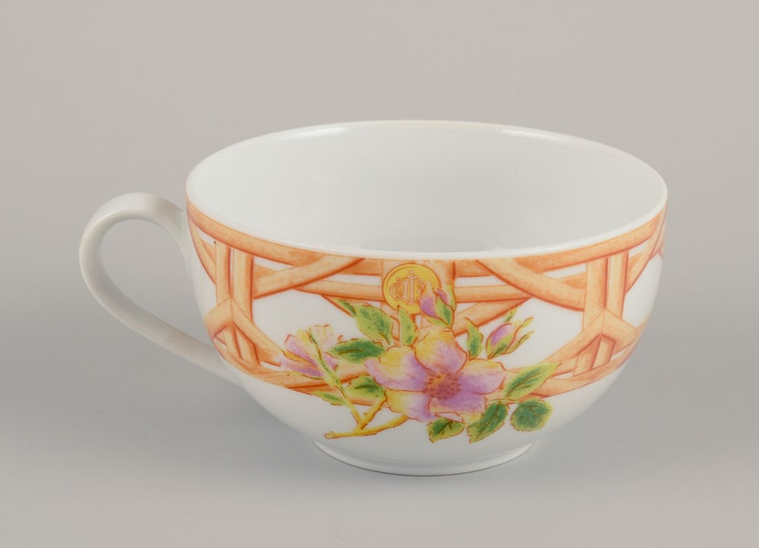 Christian Dior, Paris. Four pairs of coffee cups and saucers. Floral motif. Late 20th C. - 4