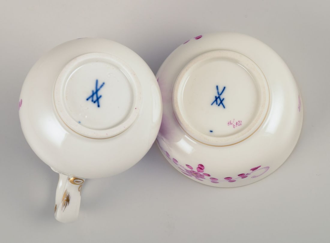 Meissen, Germany. "Pink Indian" porcelain creamer and sugar bowl with purple floral motifs, gold - 9