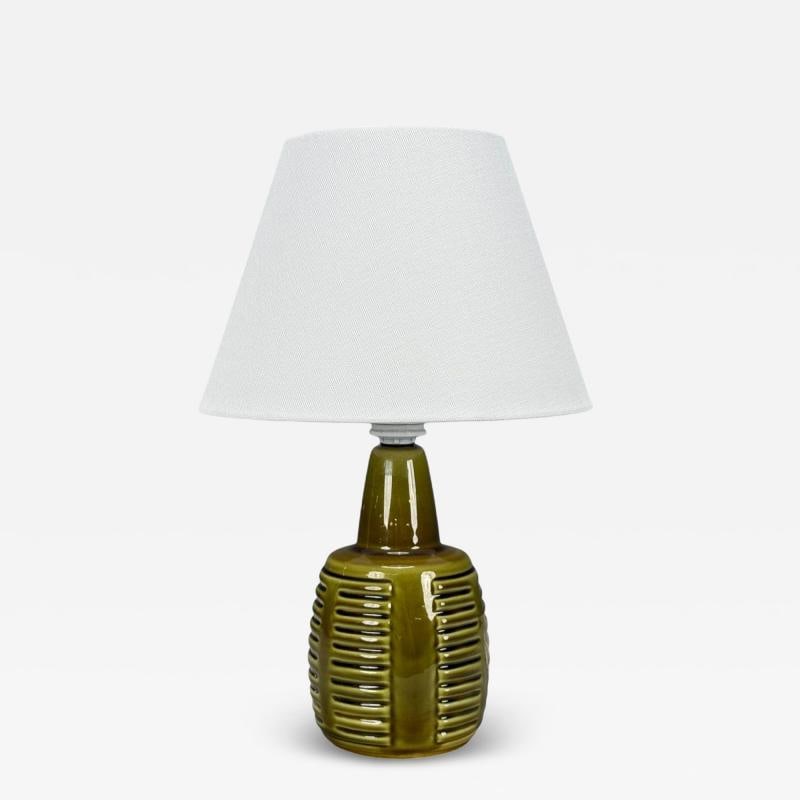 Einar Johansen, Danish Modern, Green Stoneware, Table Lamp, Denmark, 1970s: Title: Einar Johansen, Danish Modern, Green Stoneware, Table Lamp, Denmark, 1970s Description: Einar Johansen, Danish Mid-Century Modern, Green Ceramic, Table Lamp, Denmark, 1970s A glazed green ceram