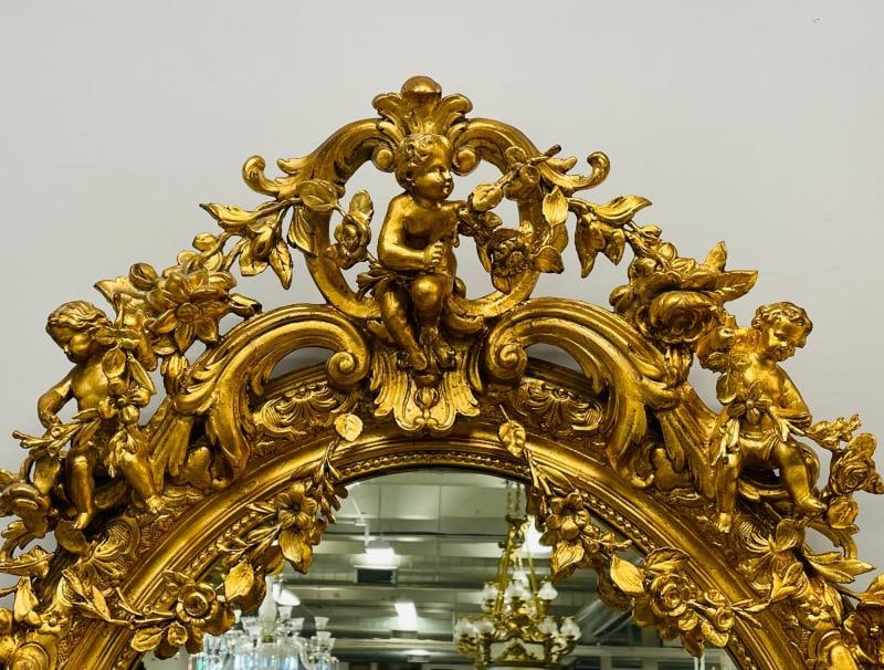 19th Century Palatial Giltwood Wall or Console Mirror Adorning Three Cherubs - 4