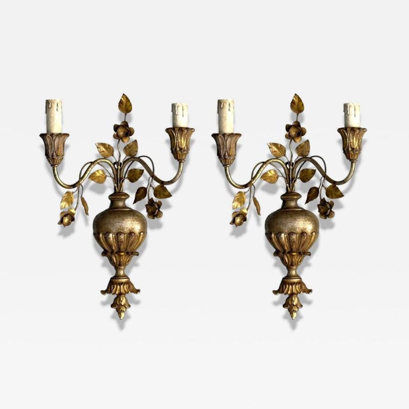 Palladio, Italian Neoclassical, Giltwood, Silver Leaf, Wall Lights, Italy, 1974: Title: Palladio, Italian Neoclassical, Giltwood, Silver Leaf, Wall Lights, Italy, 1974 Description: Palladio, Italian Neoclassical, Giltwood, Silver Leaf, Wall Lights, Italy, 1974 Pair of silver and
