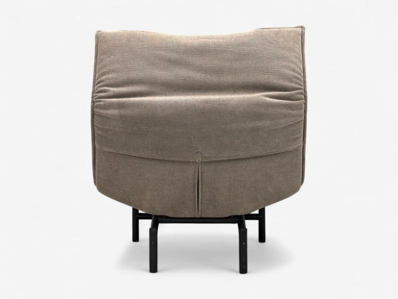 Vico Magistretti, Italian Modern, Fabric, Metal, Veranda Lounge Chair, 1980s - 11