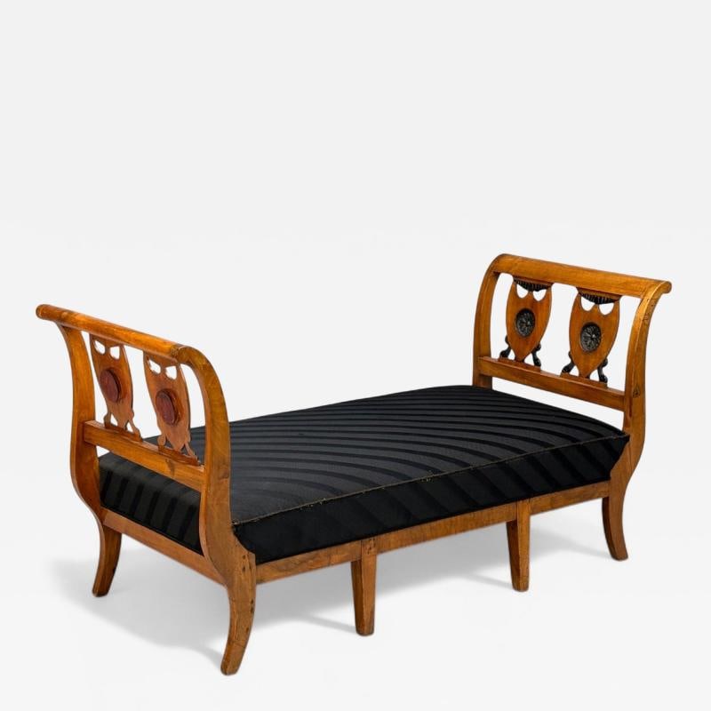 Biedermeier Style, Fruitwood, Black Fabric, Daybed, USA, 19th c.: Title: Biedermeier Style, Fruitwood, Black Fabric, Daybed, USA, 19th c. Description: Biedermeier Style, Neoclassical, Fruitwood, Black Fabric, Daybed, USA, 19th c. A fabric and fruitwood daybed in