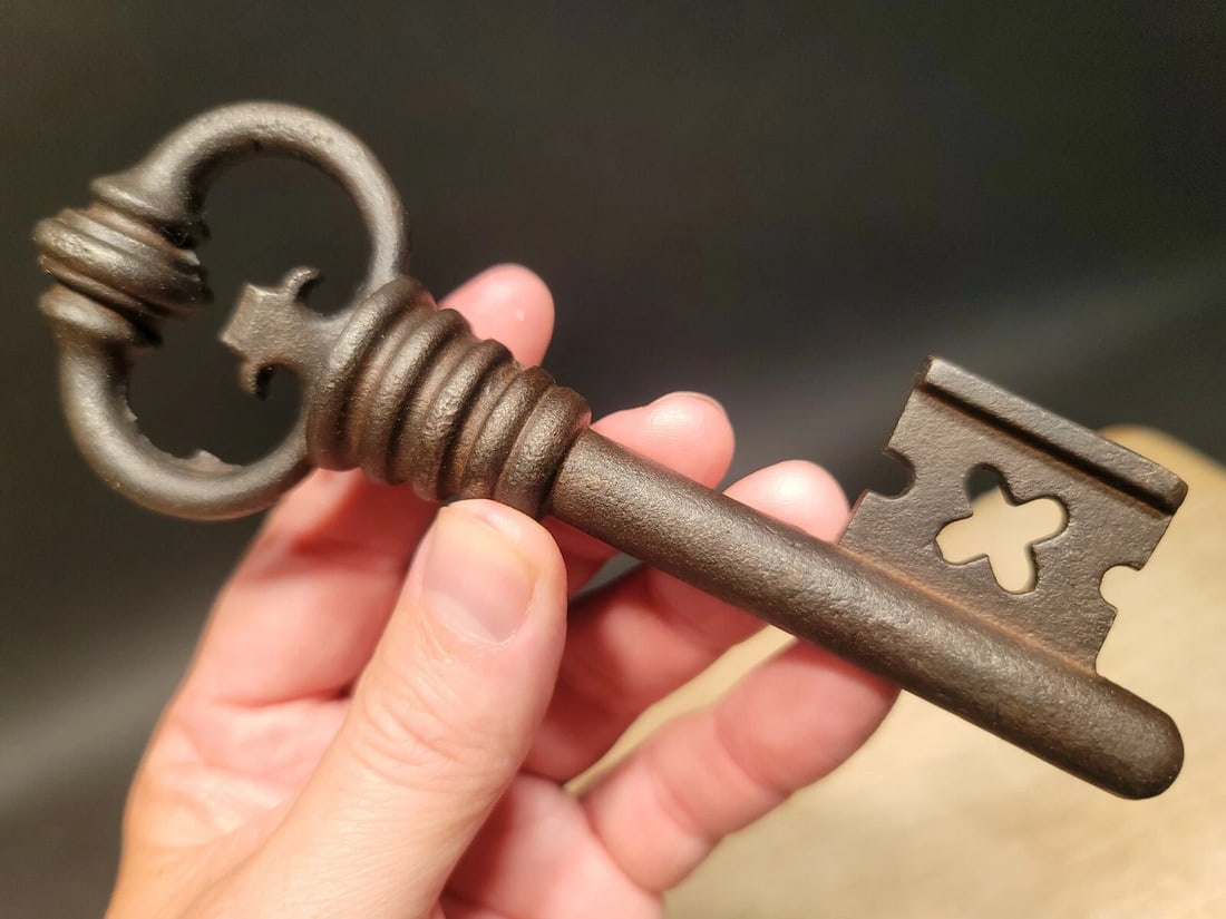 6 1/8" Antique Style Iron Large Skeleton Key - 2