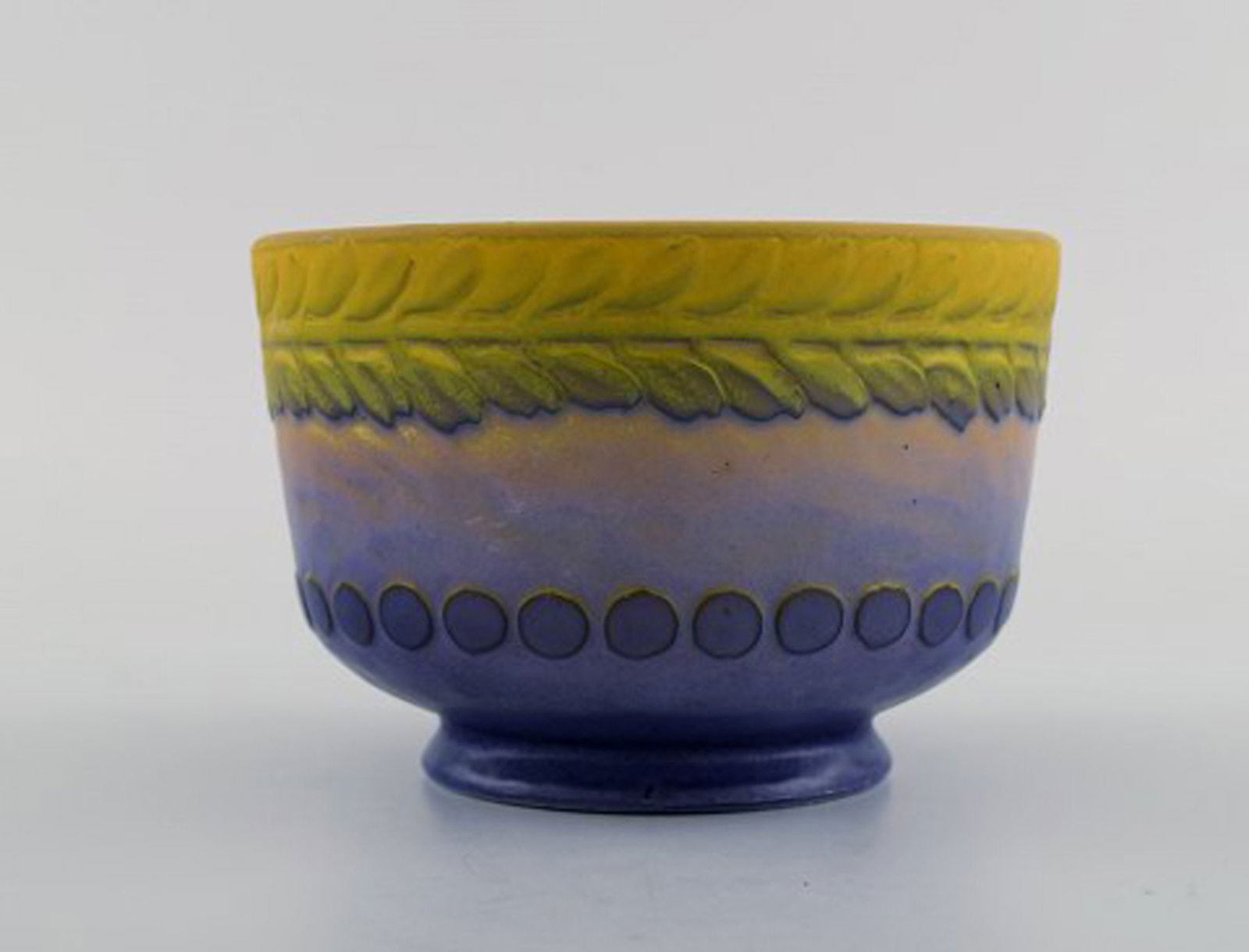 Gunnar Wennerberg for Gustafsberg. Antique unique bowl in glazed ceramics. Beautiful glaze in yellow - 3
