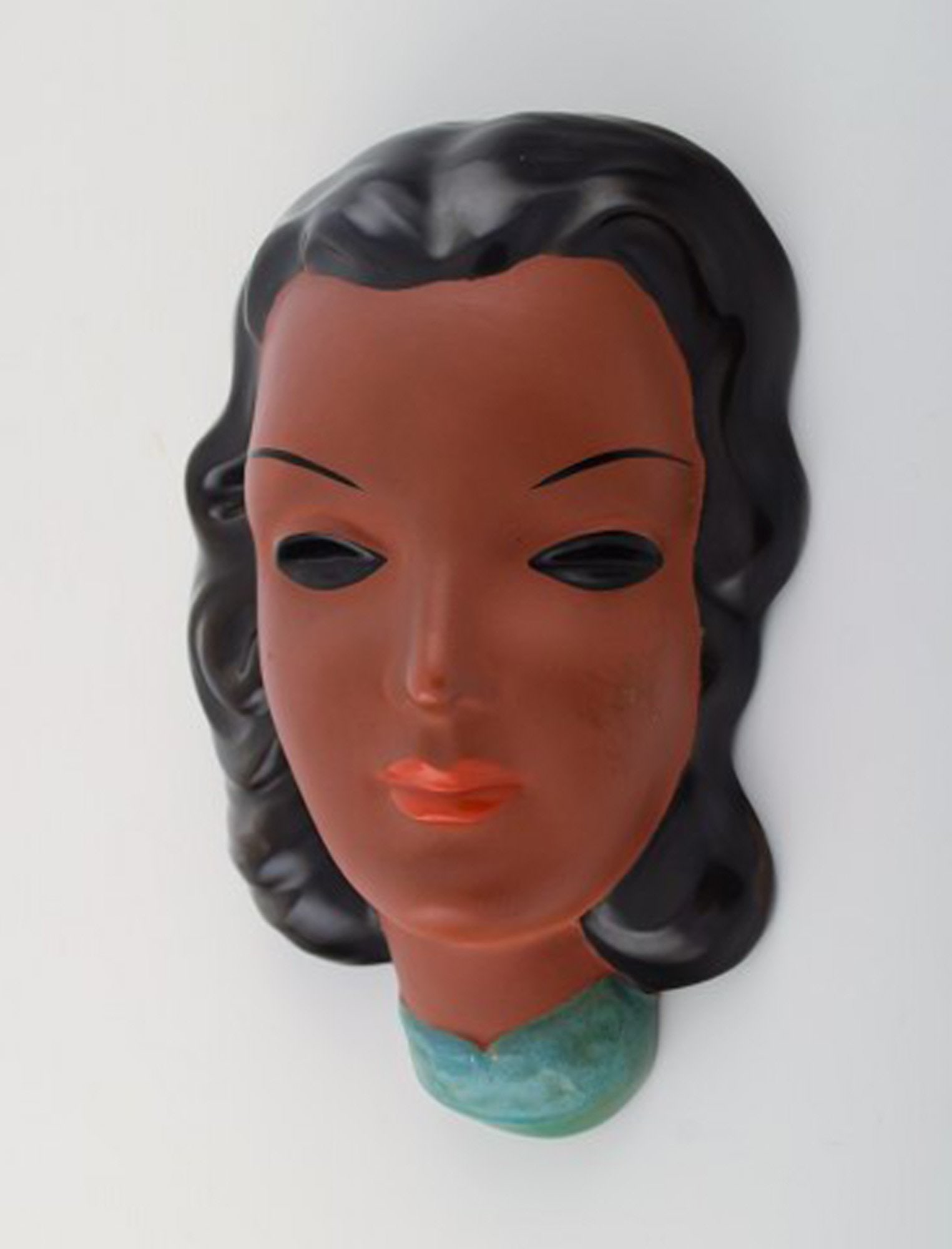 Goldscheider, Austria. Art deco female face in handpainted glazed ceramics. Dated 1953. - 4