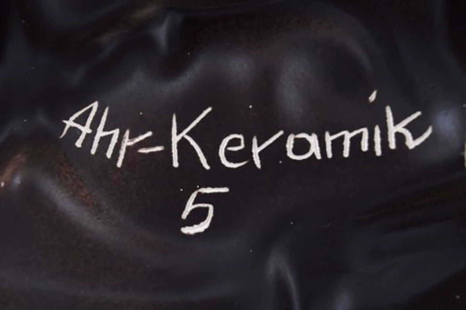 Ahr Keramik, Germany. Art deco female face in hand-painted glazed ceramics. Dated 1958. - 5