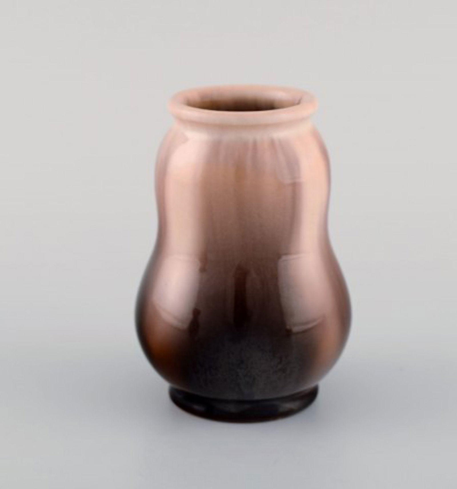 Michael Andersen, Danmark. Three vases in glazed ceramics. Beautiful glaze in cream and brown - 2