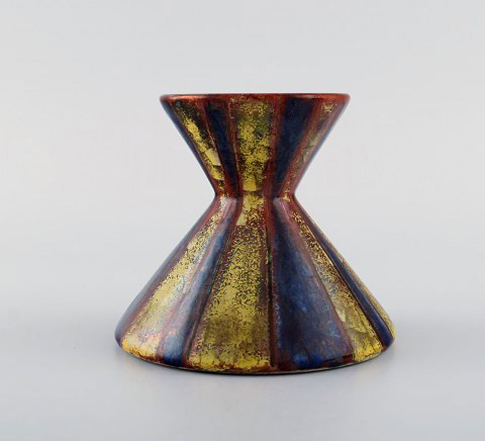 Michael Andersen, Denmark. Two bowls, candlestick and lidded jar in glazed ceramics. 1950s. - 5