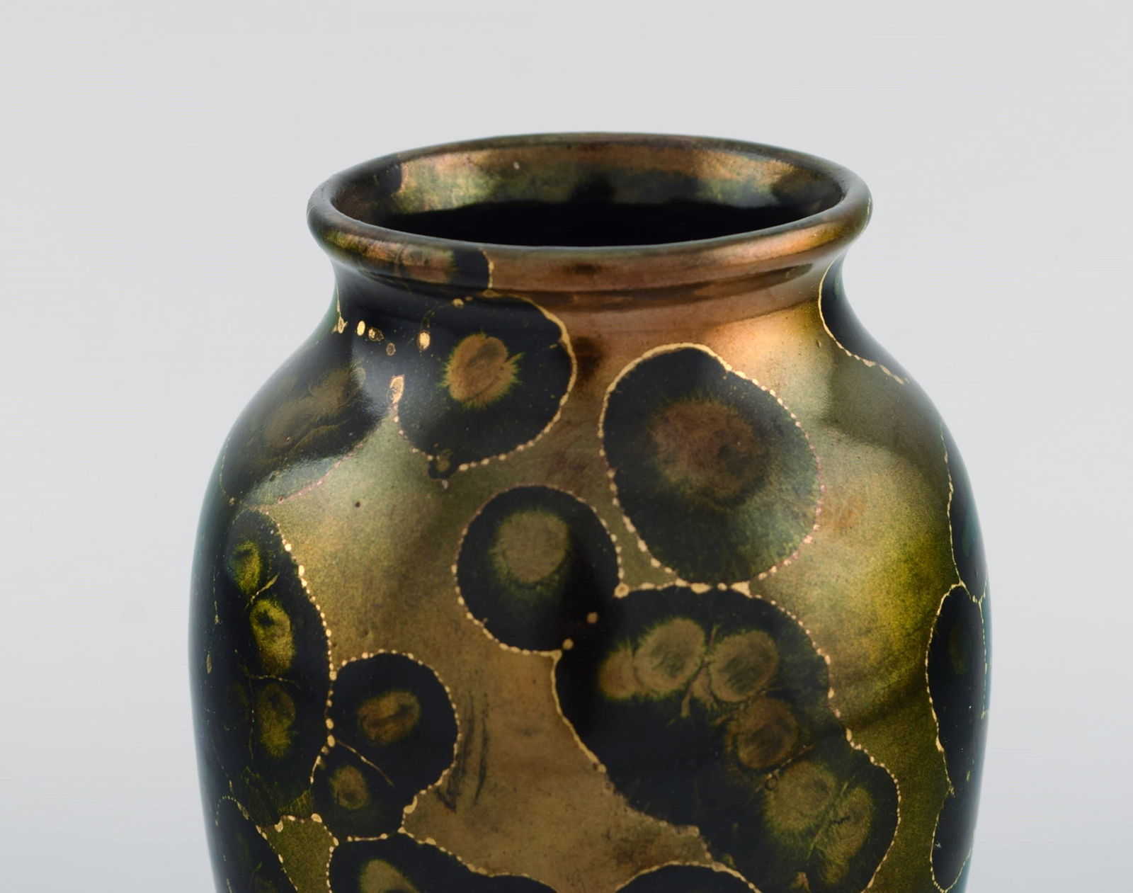 Lucien Brisdoux (1878-1963), France. Vase in glazed stoneware. Beautiful glaze in gold and shades of - 4
