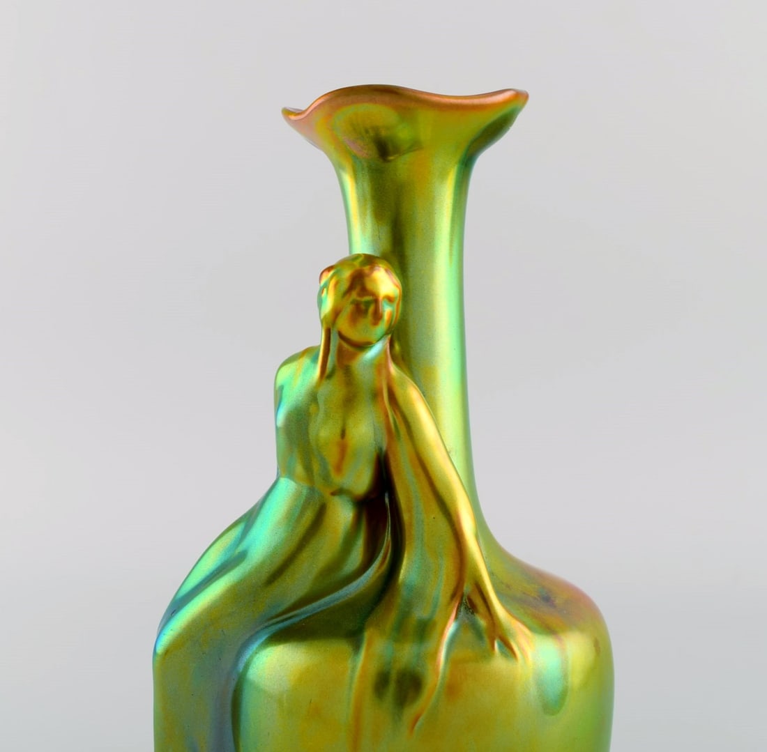 Zsolnay art nouveau vase in glazed ceramics modeled with sitting woman. Beautiful luster glaze. - 4