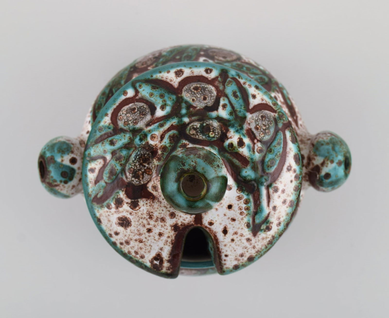 Bowl, lidded jar and three crème brûlée bowls with handles in hand-painted glazed - 5