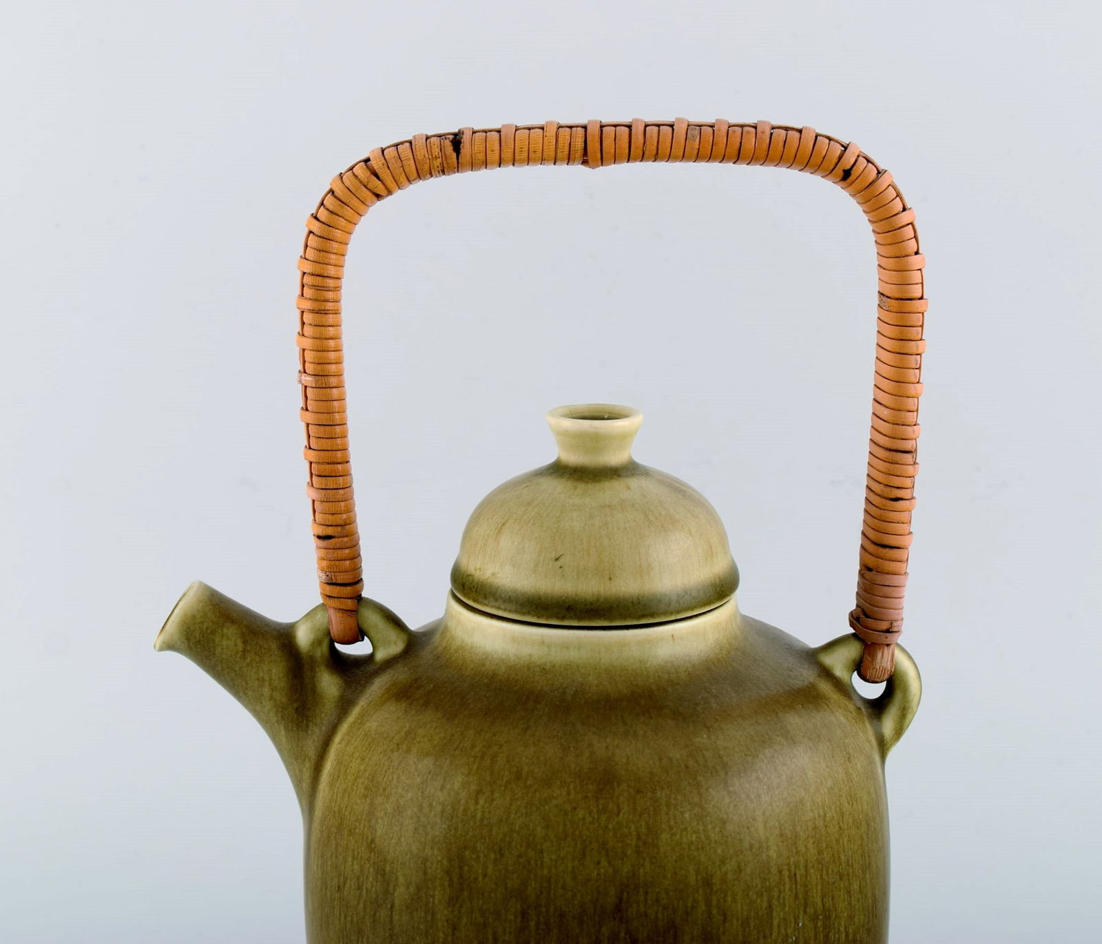 Frode Blichfeldt Bahnsen for Palshus. Teapot in glazed stoneware with wicker handle. Beautiful glaze - 2
