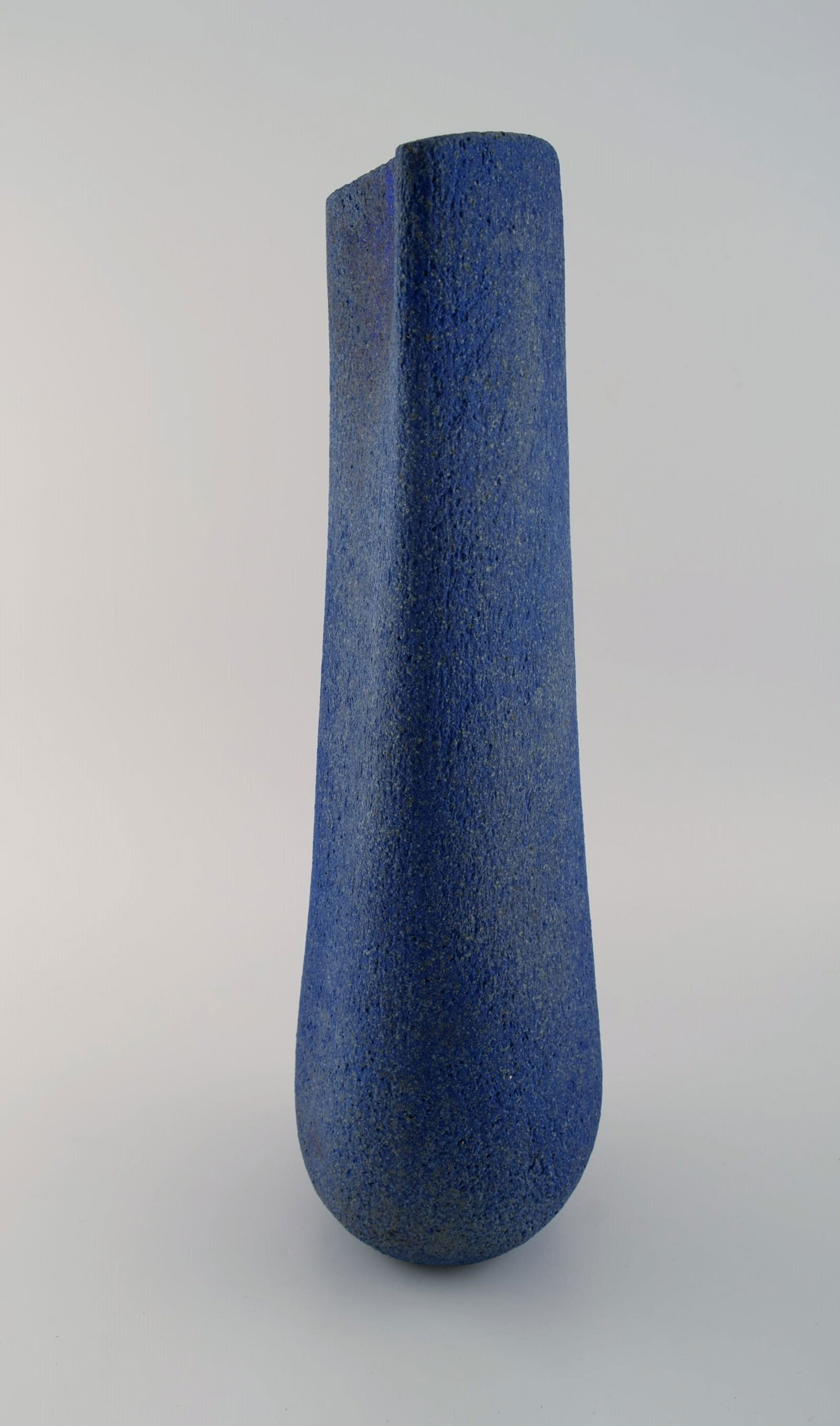 European studio ceramist. Large floor vase in glazed stoneware. Beautiful glaze in shades of blue. - 6