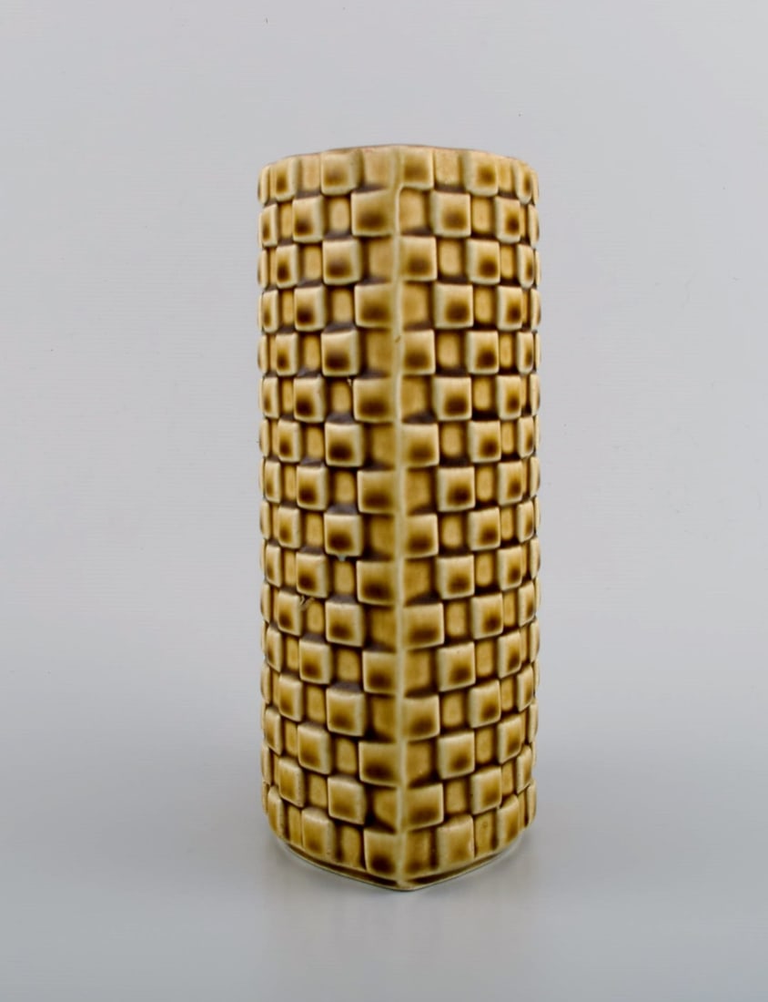 Arabia vase in glazed ceramics. Beautiful glaze in mustard yellow shades. Finnish design, mid 20th - 5