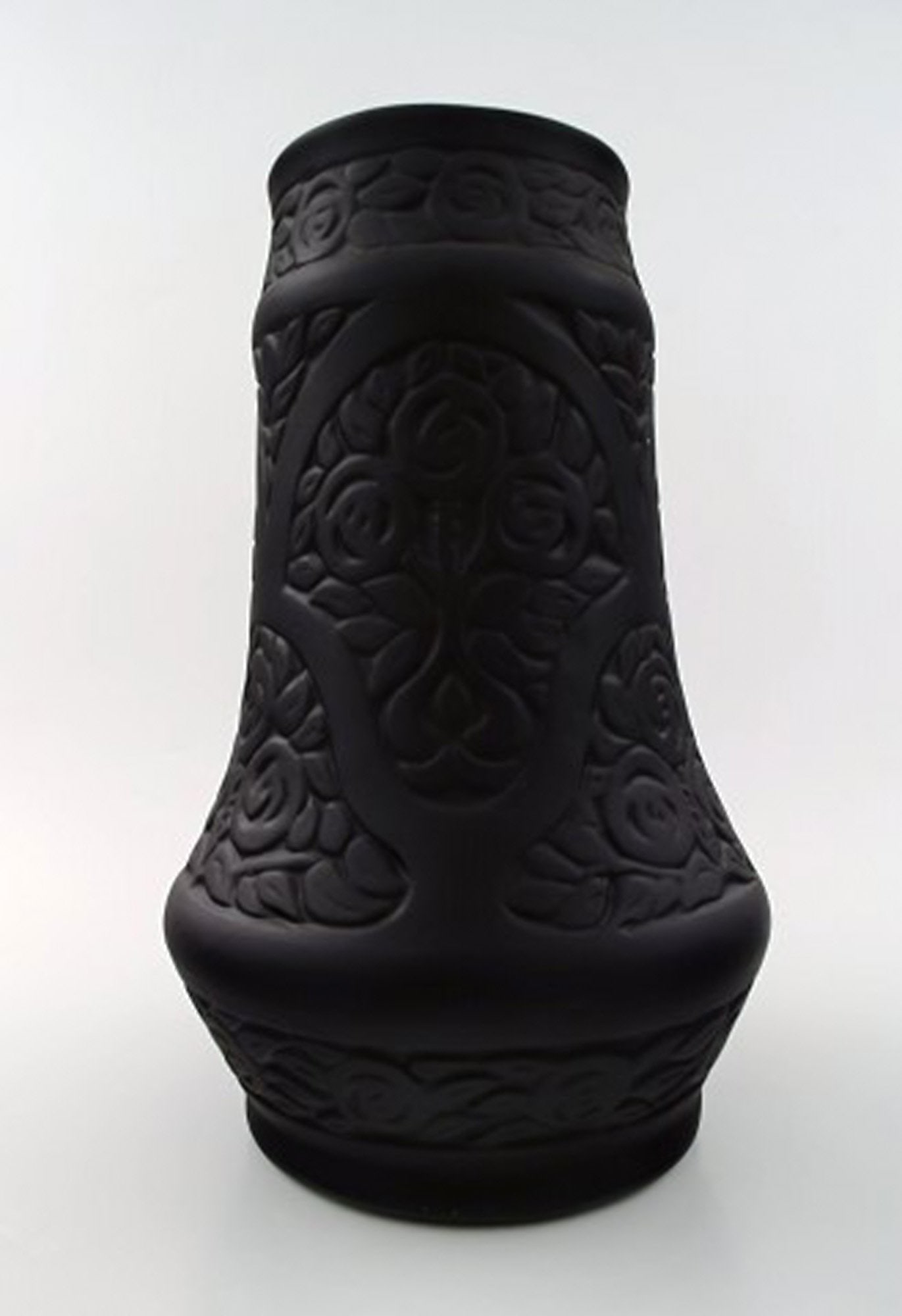 Hjorth / Ipsen's, Bornholm, art nouveau art pottery vase in Bindesboll style. Approximately 1890s. - 2