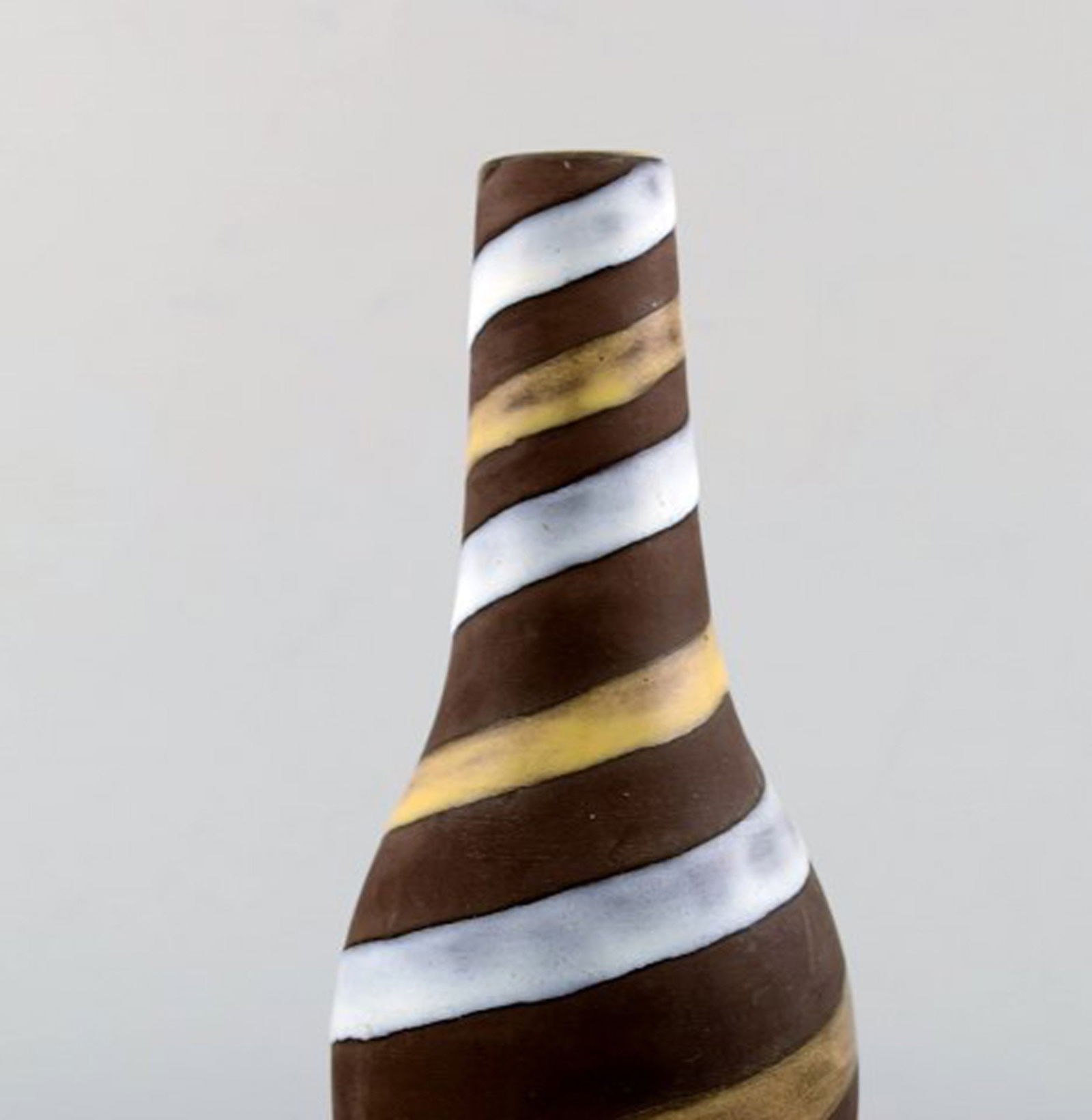 Ingrid Atterberg for Upsala-Ekeby. Vase in glazed ceramics. Spiral design, mid 20th century. - 3
