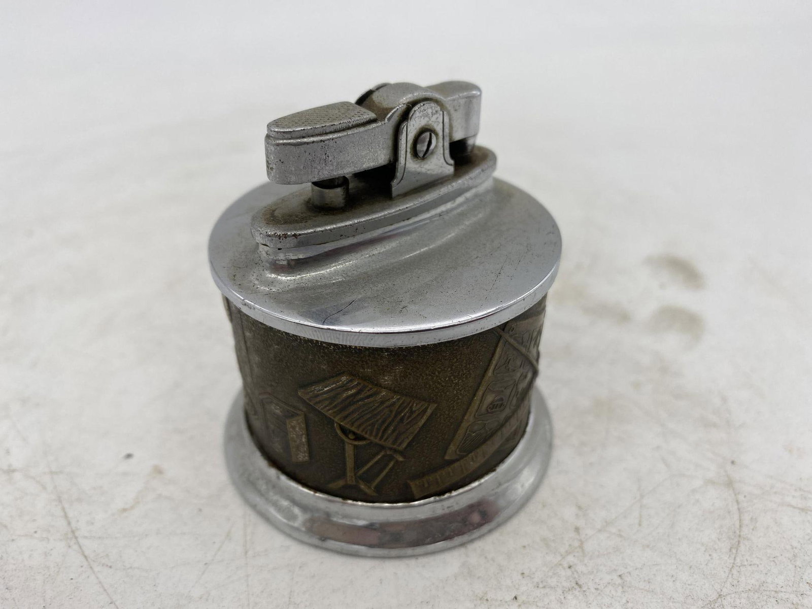 Johnny DC Comics Superman Chrome & Brass Table Lighter - 4