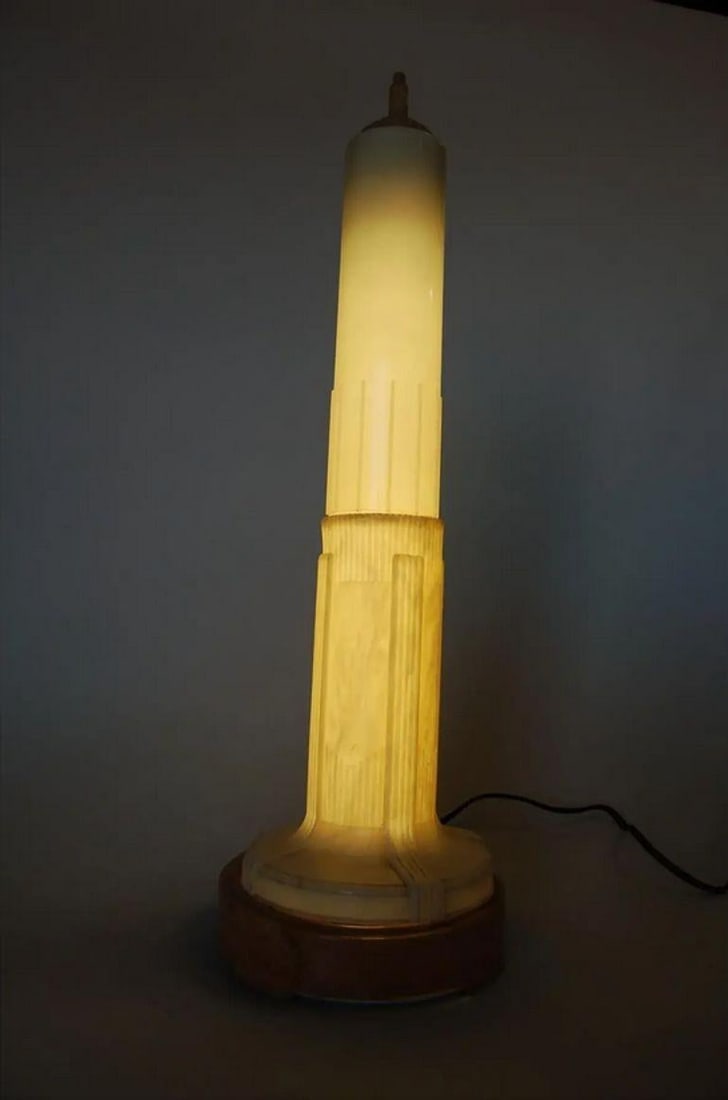 Streamline Art Deco Celluloid Empire State Building Shaped Florescent Table Lamp - 3