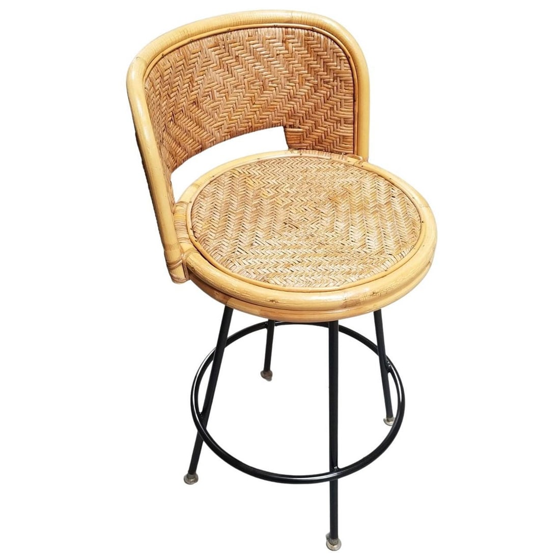 Restored Rattan & Wicker Swivel Bar Stool w/ Iron Base, Seng of Chicago: Title: Restored Rattan & Wicker Swivel Bar Stool w/ Iron Base, Seng of Chicago Description: Rattan and wicker bar stool with swivel iron bases by Seng of Chicago. This chair features a wicker seat