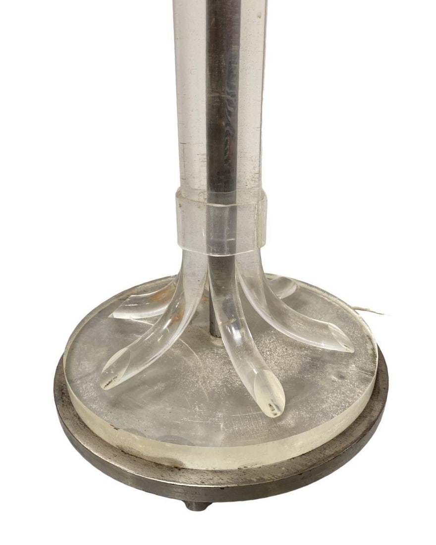 Hollywood Regency Lucite and Chrome Floor Lamp - 6