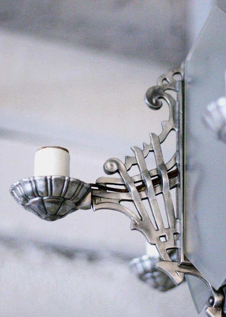 Art Deco Chandelier With Geometric Details and Frosted Glass - 3