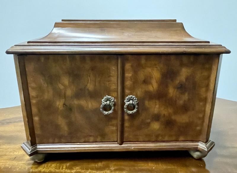 Maitland Smith Jewelry Box, Casket Box, Inlaid, Banded. Keepsake Box. - 3