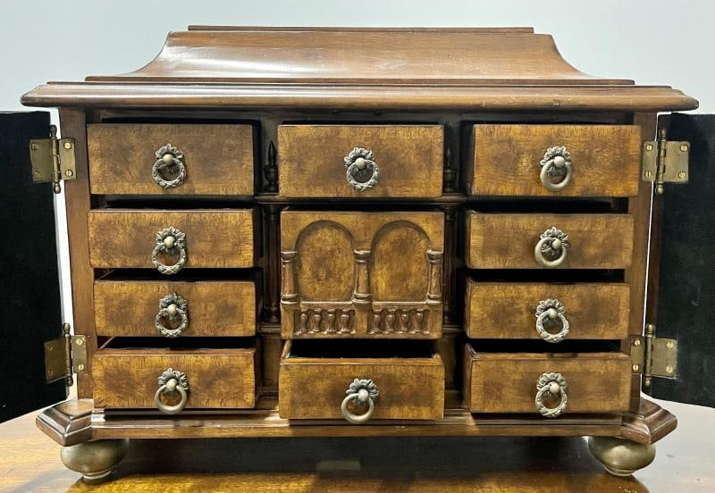 Maitland Smith Jewelry Box, Casket Box, Inlaid, Banded. Keepsake Box. - 6