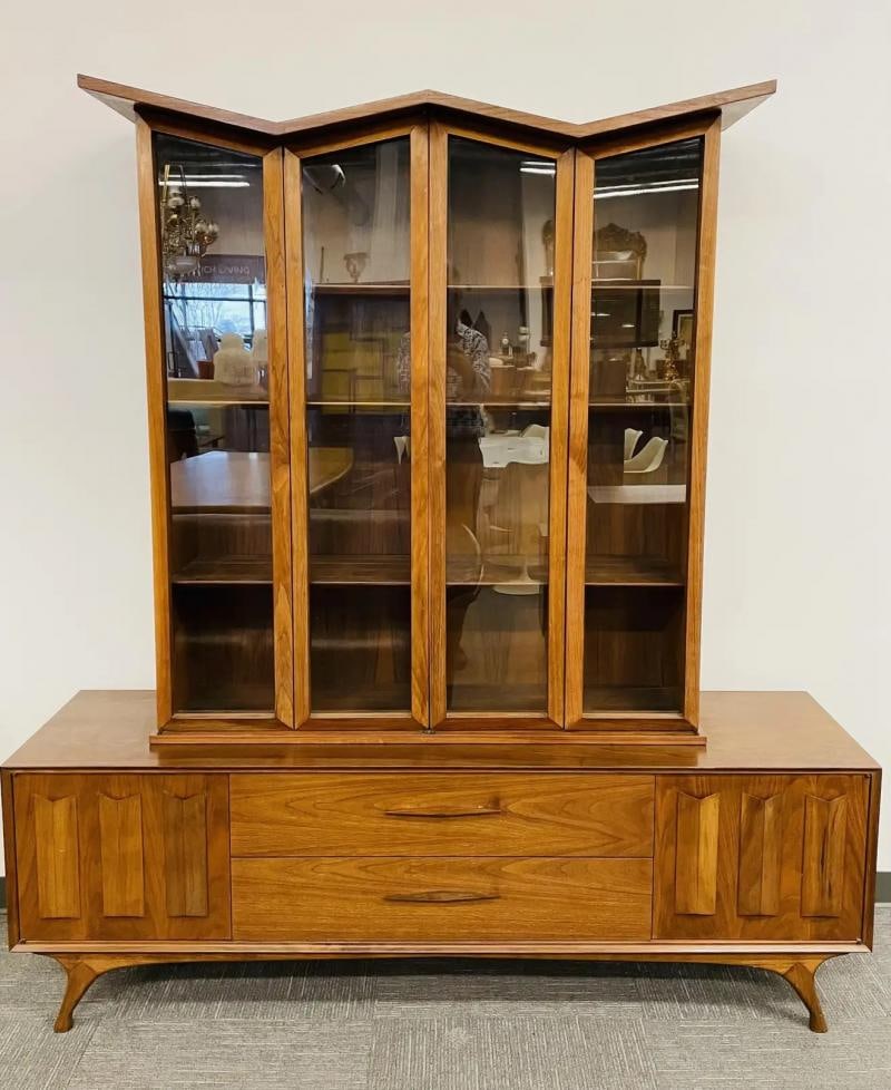 An Irish Mid-Century Modern Breakfront, China Cabinet, Showcase, Display Unit - 2