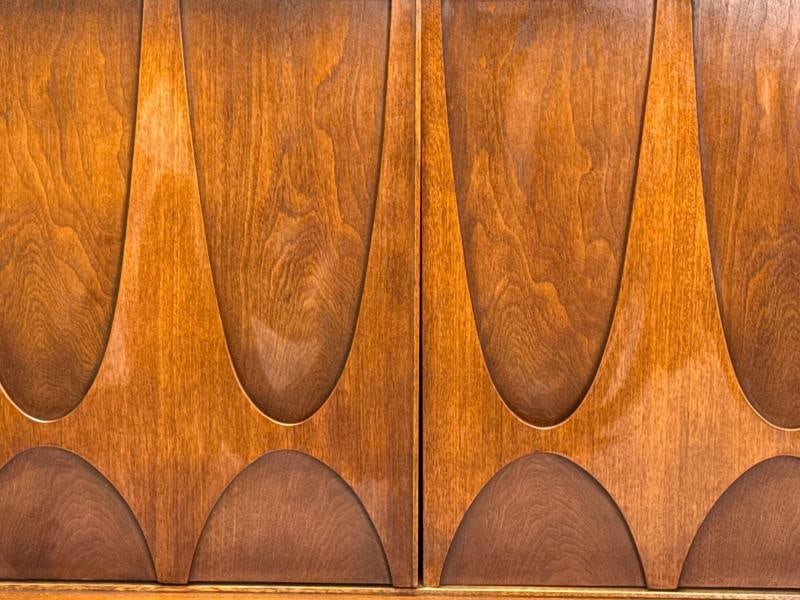 Broyhill Brasilia, Mid-Century Modern, Walnut, Brass, Highboy, USA, 1960s - 7