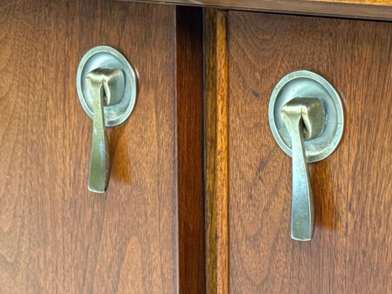 Maddox, Mid-Century Modern, Walnut, Stainless Steel, Nightstands, USA, 1960s - 7