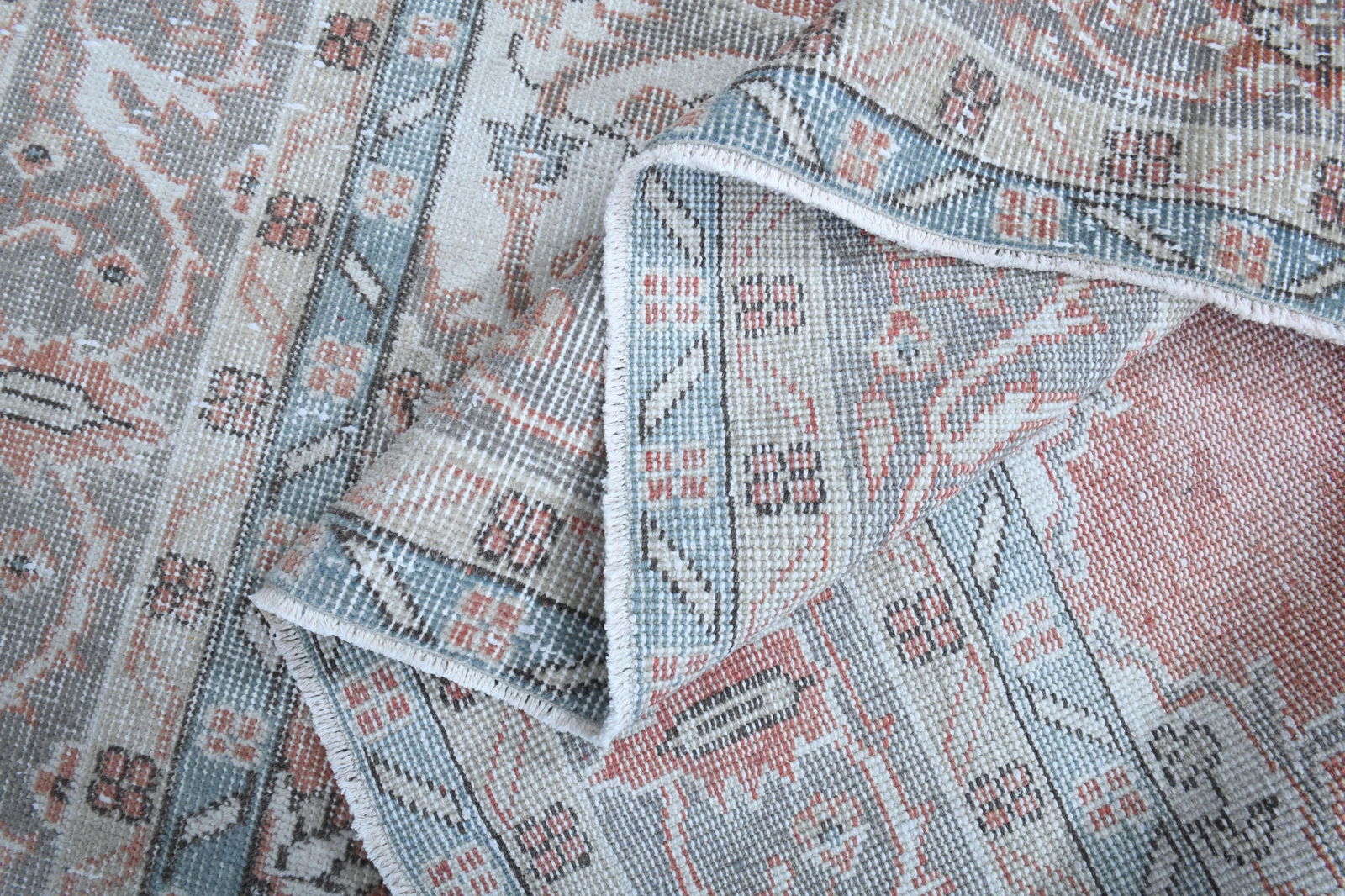 7'3x11'3 ft, FADED ORANGE RUG: Title: 7'3x11'3 ft, FADED ORANGE RUG Description: This Turkish one-of-a-kind Vintage Turkish Rug is hand-knotted and handwoven by the most skilled artisans who use pure wool, in muted, natural tones,