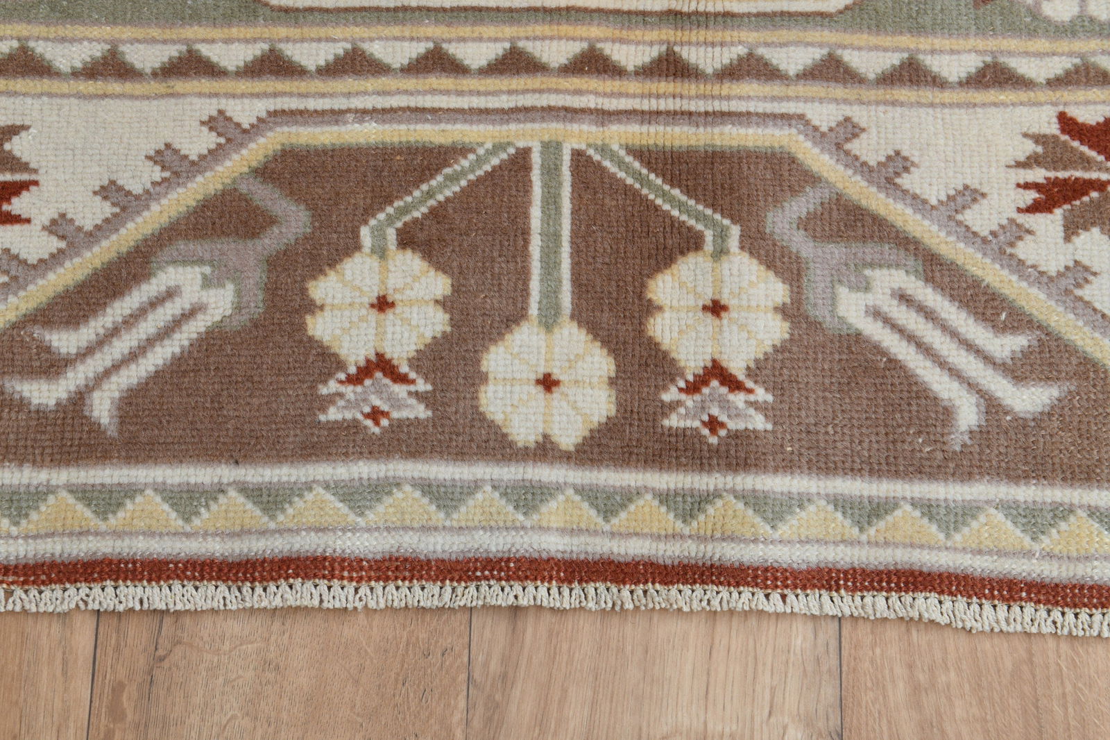 5'4x7'3 ft,BORDEED OUSHAK RUG - 17