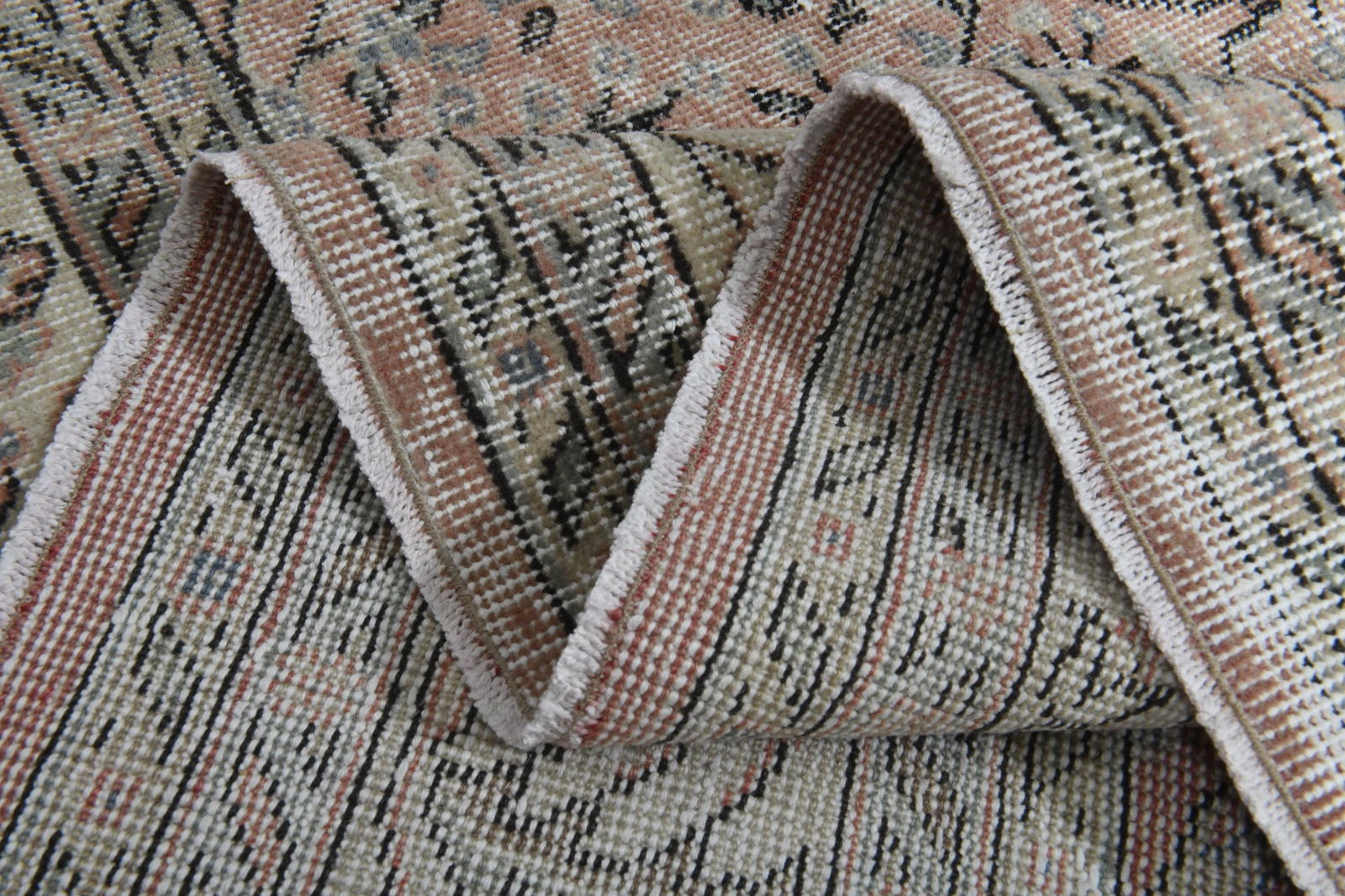 8'7x12'5 ft, VINTAGE TURKISH RUG: Title: 8'7x12'5 ft, VINTAGE TURKISH RUG Description: This Turkish one-of-a-kind Vintage Turkish Rug is hand-knotted and handwoven by the most skilled artisans who use pure wool, in muted, natural tone