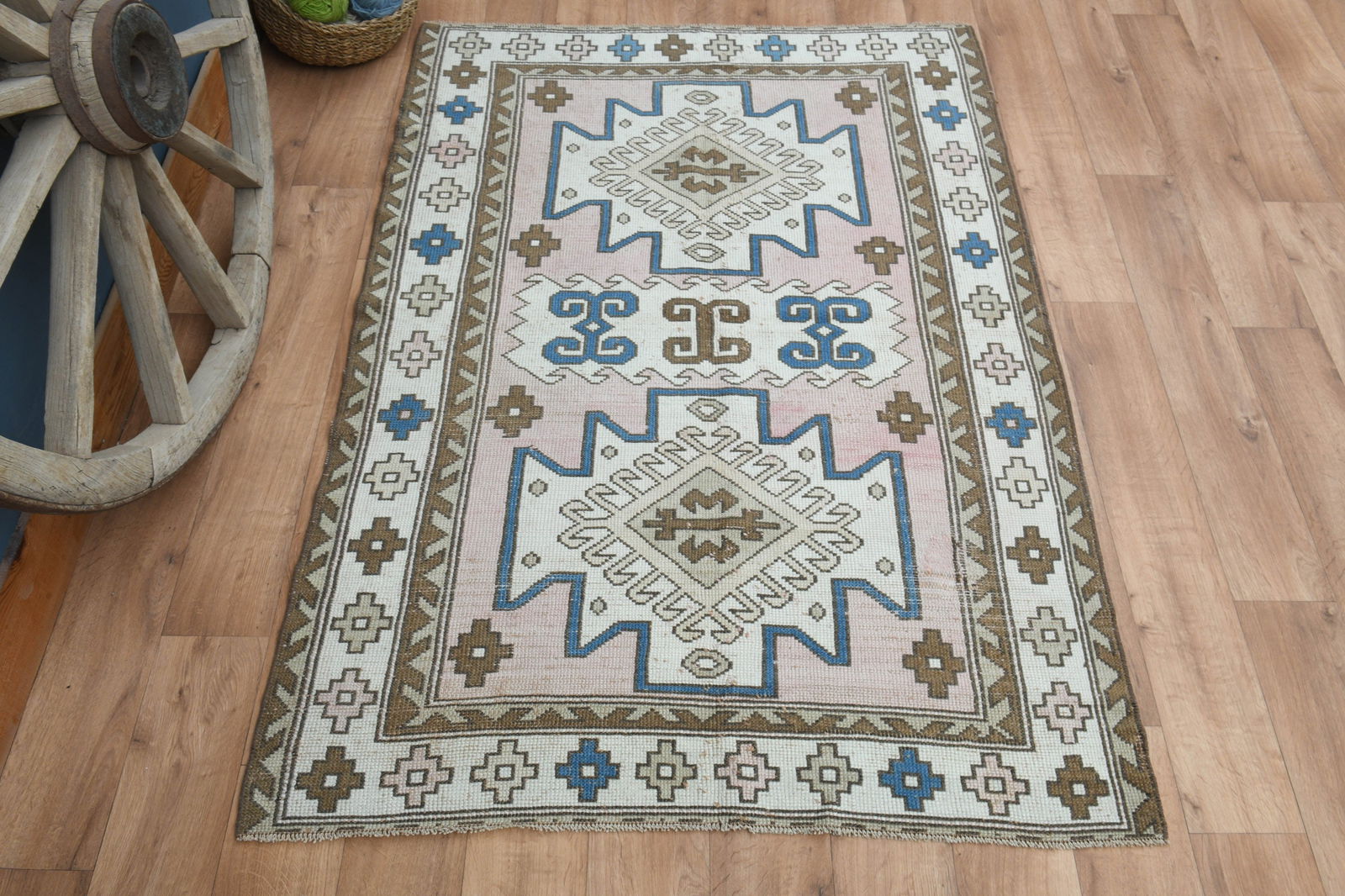 4'3x6'2 ft, GEOMETRIC OUSHAK RUG: Title: 4'3x6'2 ft, GEOMETRIC OUSHAK RUG Description: This Turkish one-of-a-kind Vintage Turkish Rug is hand-knotted and handwoven by the most skilled artisans who use pure wool, in muted, natural tone