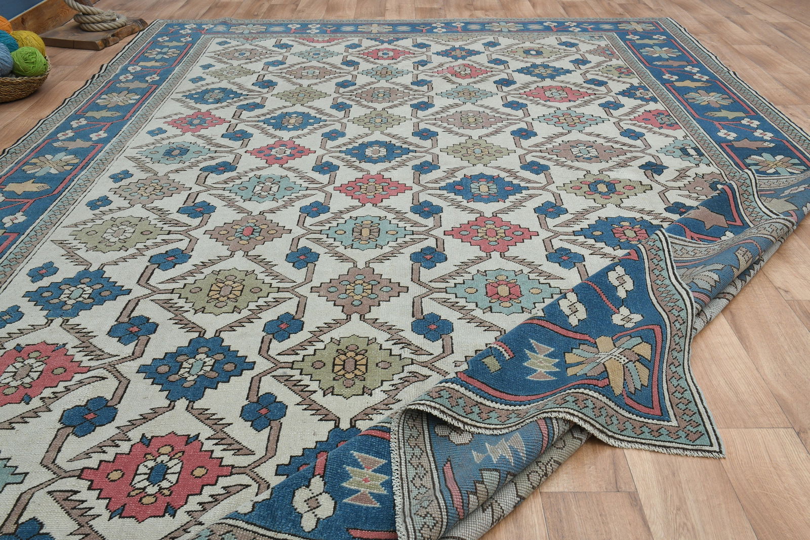 9'2x12'5 ft, OUSHAK AREA RUG - 9
