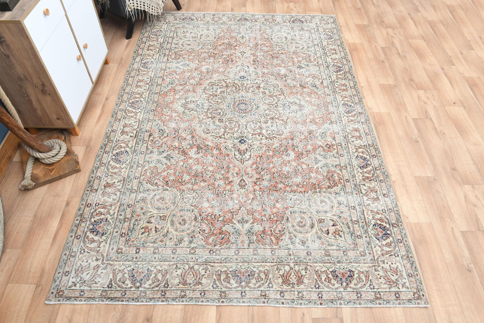 6'6x10,1 ft, PERSIAN STYLE: Title: 6'6x10,1 ft, PERSIAN STYLE Description: This Turkish one-of-a-kind Vintage Turkish Rug is hand-knotted and handwoven by the most skilled artisans who use pure wool, in muted, natural tones, and