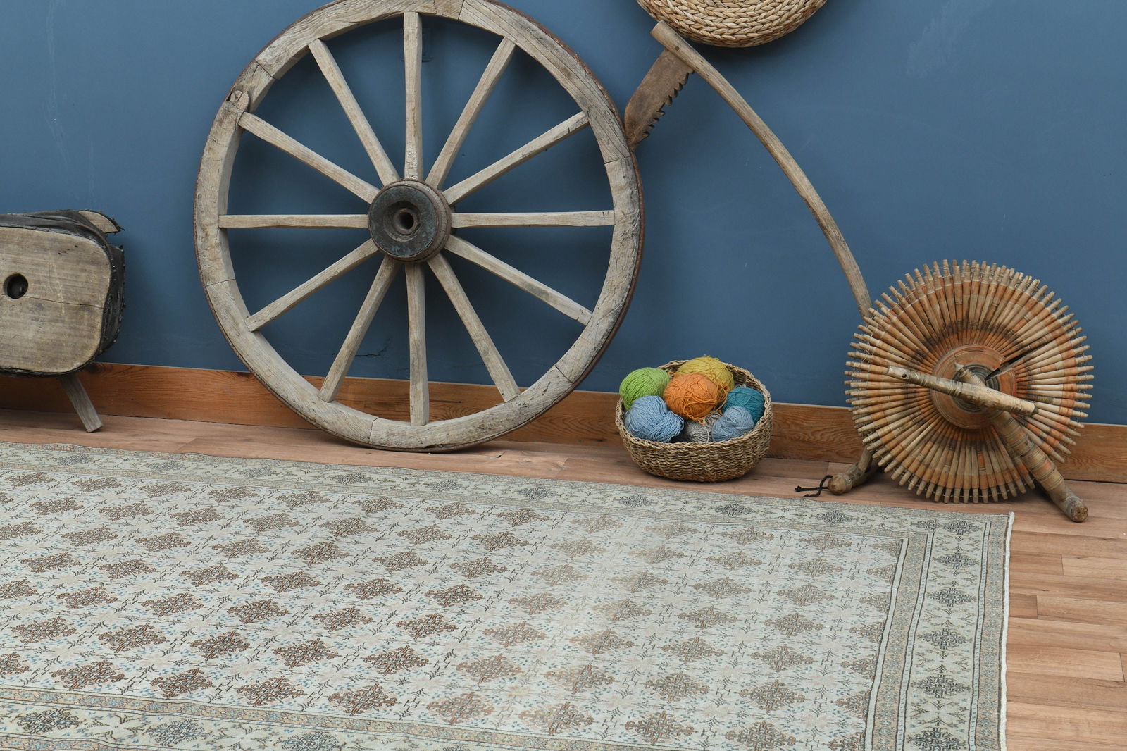 6'4x9'3 ft, GREEN BEIGE RUG - 3