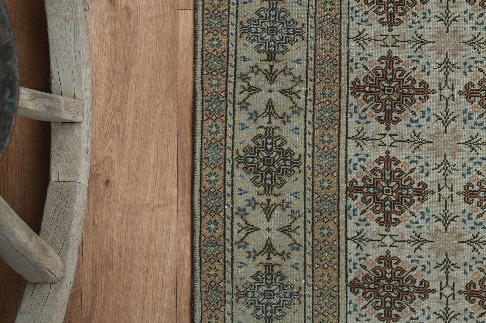 6'4x9'3 ft, GREEN BEIGE RUG - 9