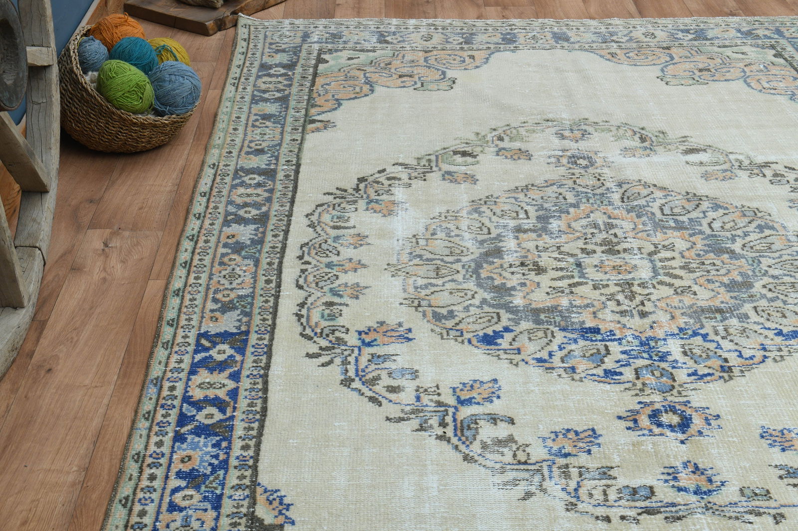 6'2x10'2 ft, MEDAILLON BEIGE RUG - 14