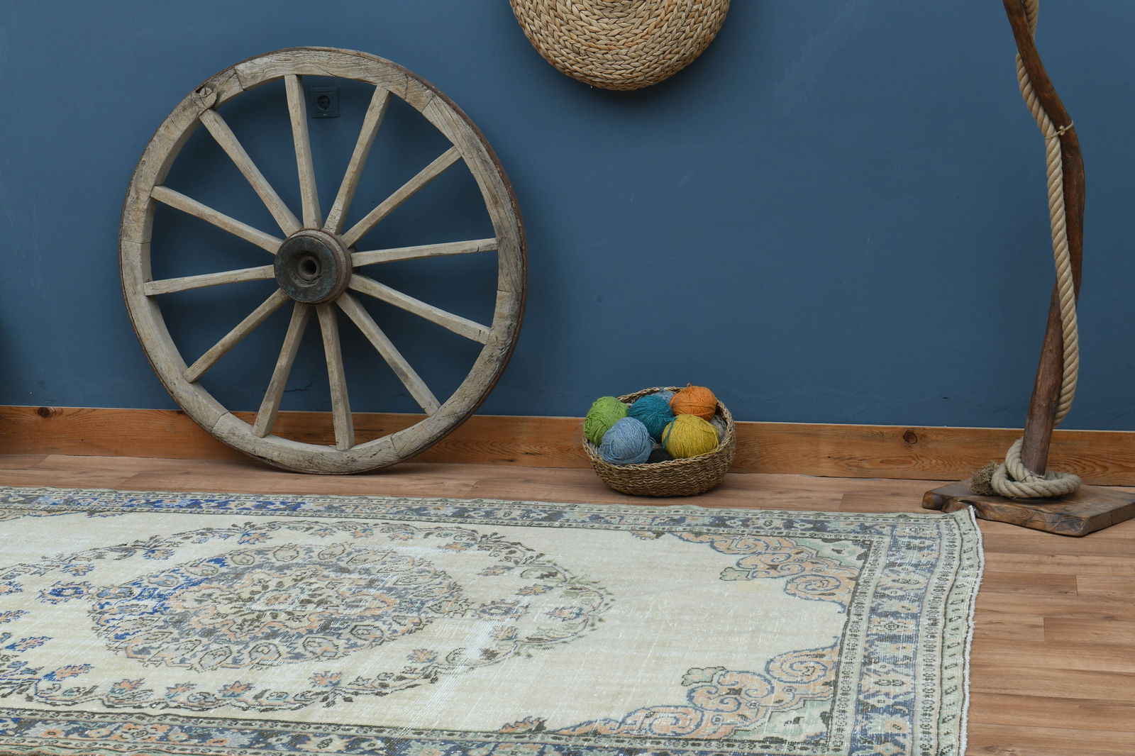 6'2x10'2 ft, MEDAILLON BEIGE RUG - 8