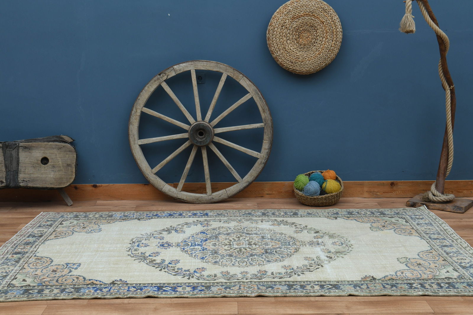 6'2x10'2 ft, MEDAILLON BEIGE RUG - 9