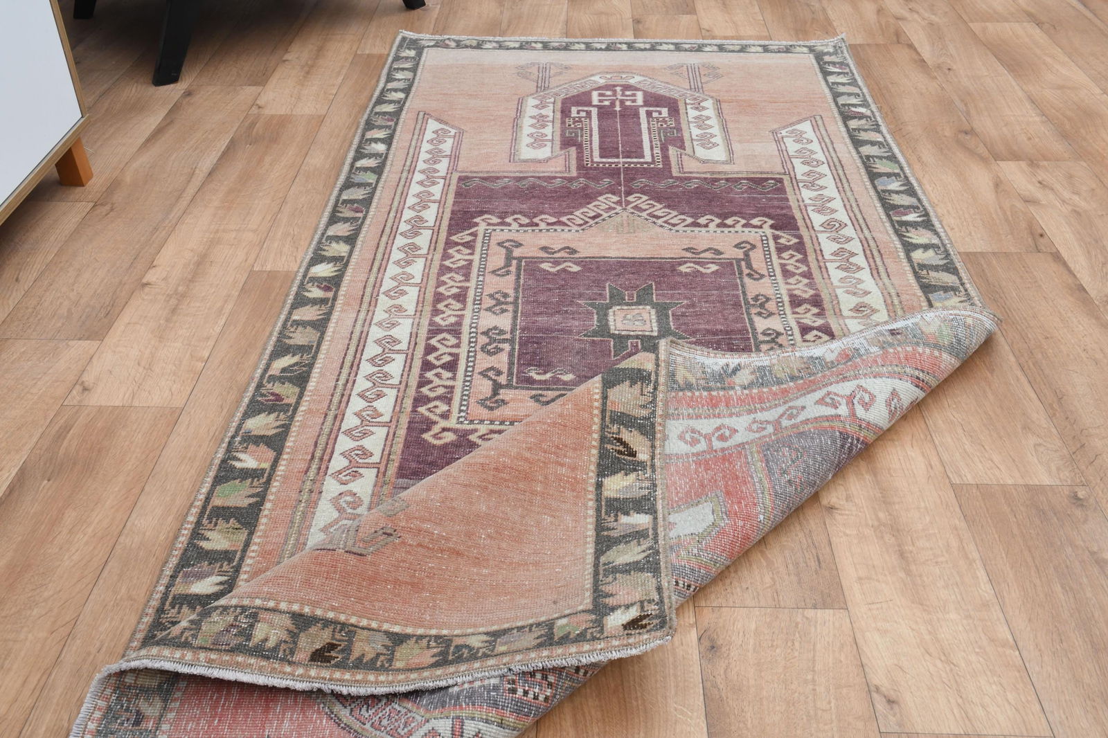 3'5x7'9 ft, PURPLE TURKISH RUG: Title: 3'5x7'9 ft, PURPLE TURKISH RUG Description: This Turkish one-of-a-kind Vintage Turkish Rug is hand-knotted and handwoven by the most skilled artisans who use pure wool, in muted, natural