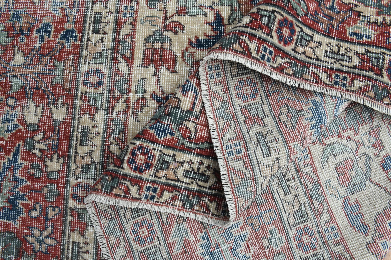 7'9x11'2 ft, PATTERNED TURKISH RUG: Title: 7'9x11'2 ft, PATTERNED TURKISH RUG Description: This Turkish one-of-a-kind Vintage Turkish Rug is hand-knotted and handwoven by the most skilled artisans who use pure wool, in muted, natural to