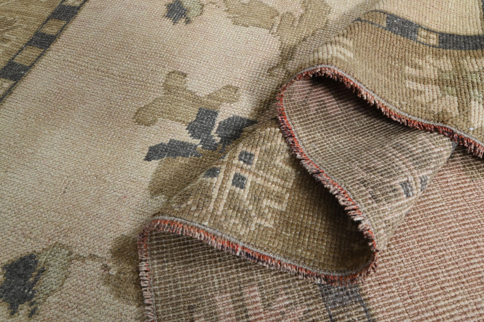 4'7x6'3, YELLOW BLUE OUSHAK: Title: 4'7x6'3, YELLOW BLUE OUSHAK Description: This Turkish one-of-a-kind Vintage Turkish Rug is hand-knotted and handwoven by the most skilled artisans who use pure wool, in muted, natural tones,